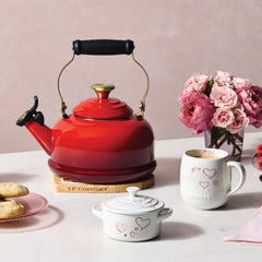 Classic Whistling Kettle with Light Gold Heart Knob