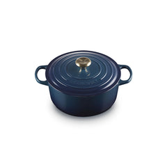 Signature Round Dutch Oven